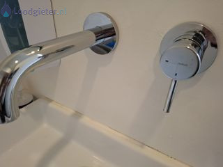Loodgieter Kranen Lekkende inbouwkraan wastafel