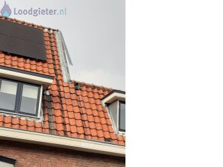 Loodgieter Lood- en Zinkwerk Zinken strip losgekomen