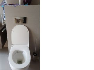 Loodgieter Almelo Wisa inbouwtoilet in de badkamer loopt door