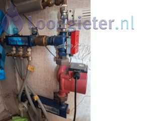 Loodgieter Verdeler vloerverwarming Vloerverwarming spoelen en verdeler/pomp vervangen