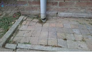 Loodgieter Hemelwaterafvoer Gat in de hemelwaterafvoer materiaal is van pvc